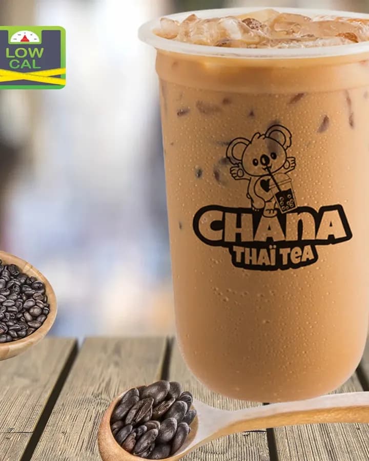 Café glacé Chana Thai Tea avec grains de café torréfiés