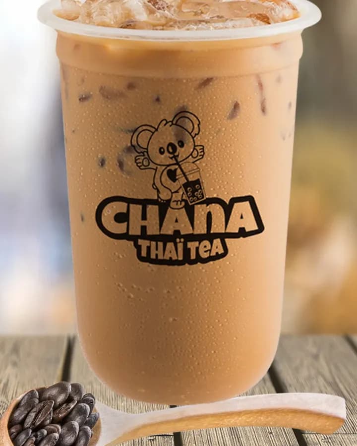 Café glacé faible en calories Chana Thai Tea, servi sur glace